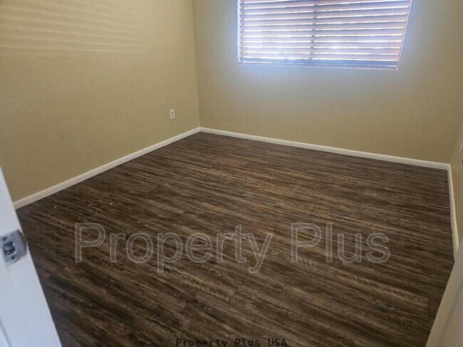 Building Photo - 3810 N Maryvale Pkwy
