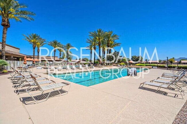 Building Photo - 1210 E Westchester Dr