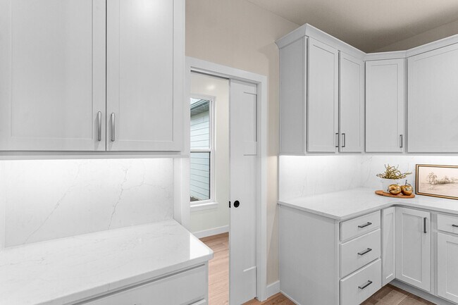 Building Photo - 2908 GENESIS Dr