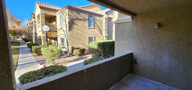 Building Photo - Silverado Ranch Condo!