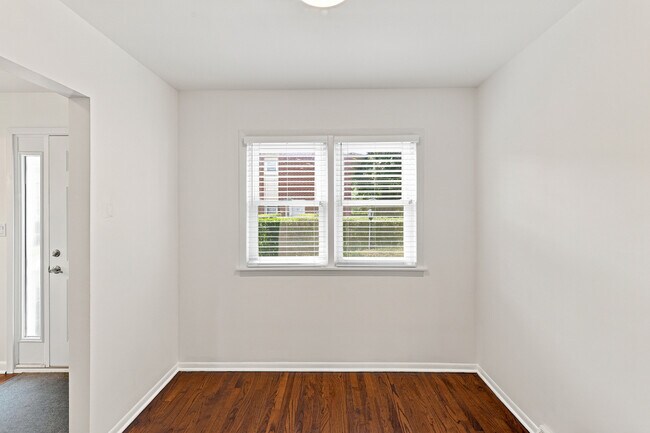 Building Photo - 630 Hibbard Rd