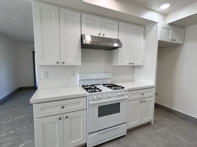 Building Photo - 28267 Via Princesa Via