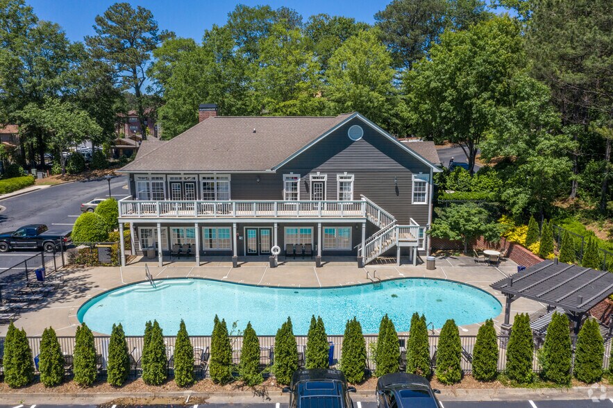 Building Photo - Peachtree Landing