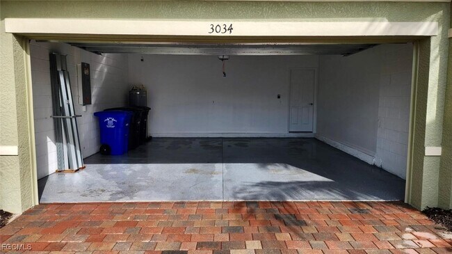 Building Photo - 3034 Royal Gardens Ave