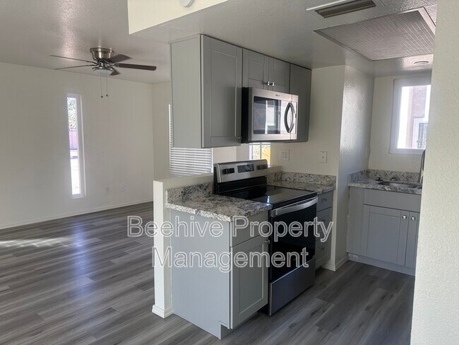 Building Photo - 2732 E Culver St