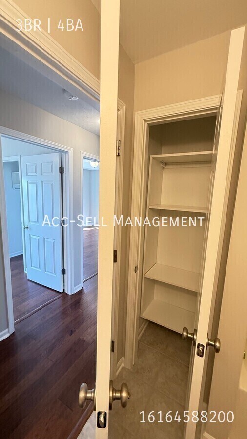 Building Photo - 2125 Orchard Ridge Dr NW
