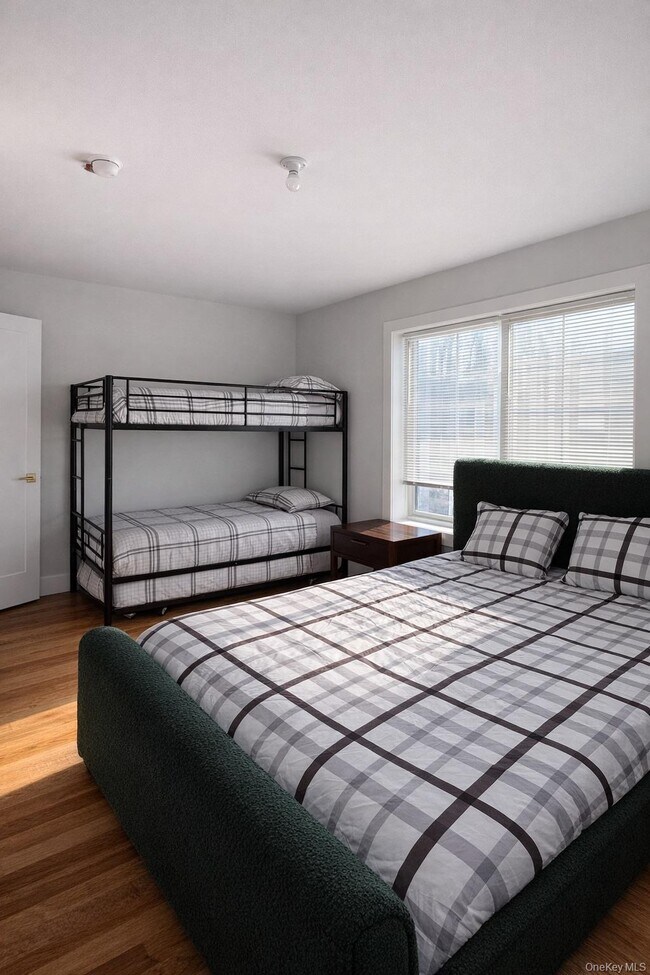 Building Photo - 1140 NY-52