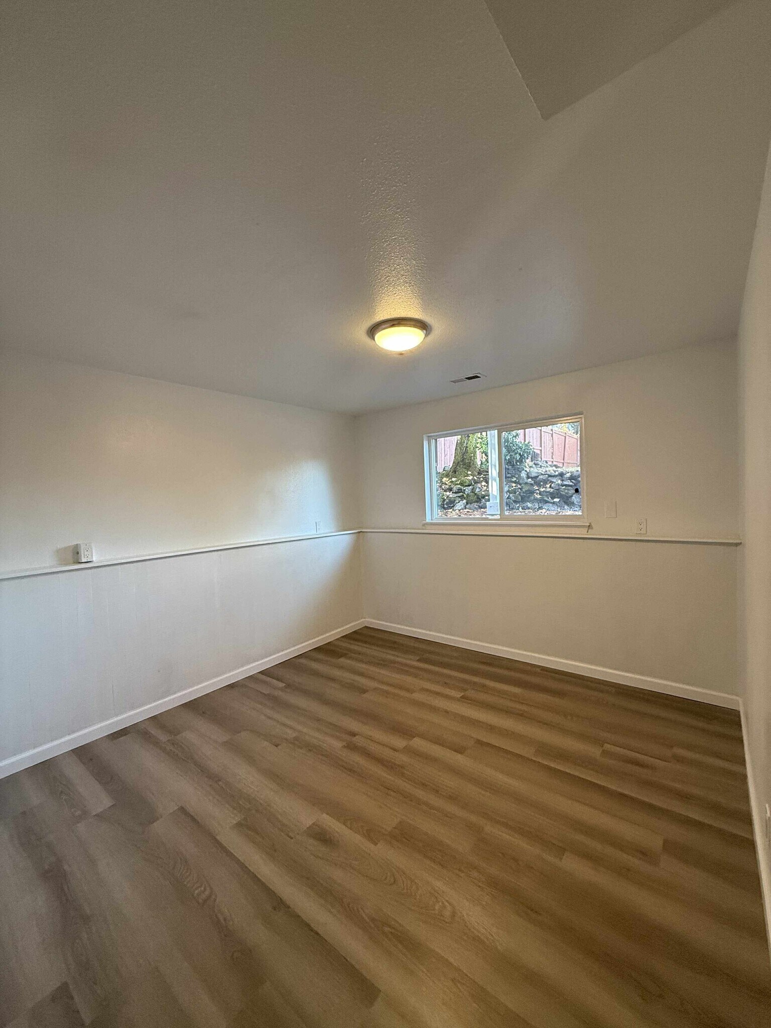 Building Photo - 5036 N Frace Ave