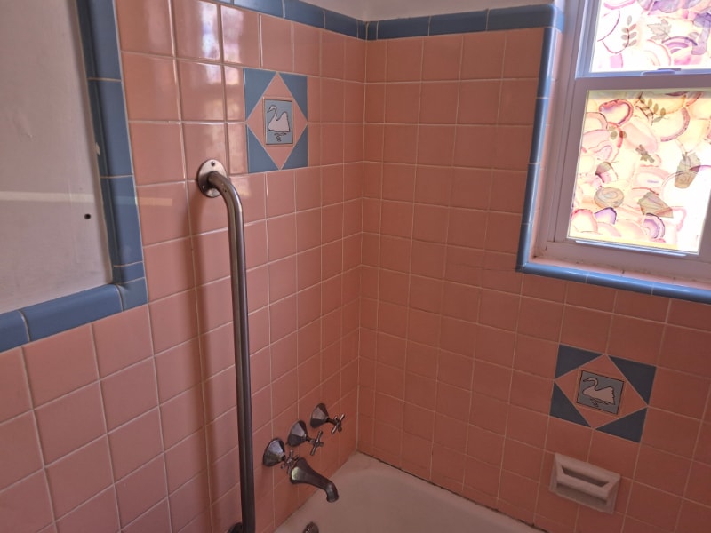 Building Photo - 3131 Mozart Ave