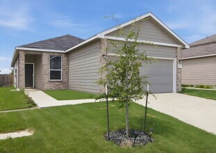 Building Photo - Modern Single-Story Home with Granite Kitchen and Community Pool Access