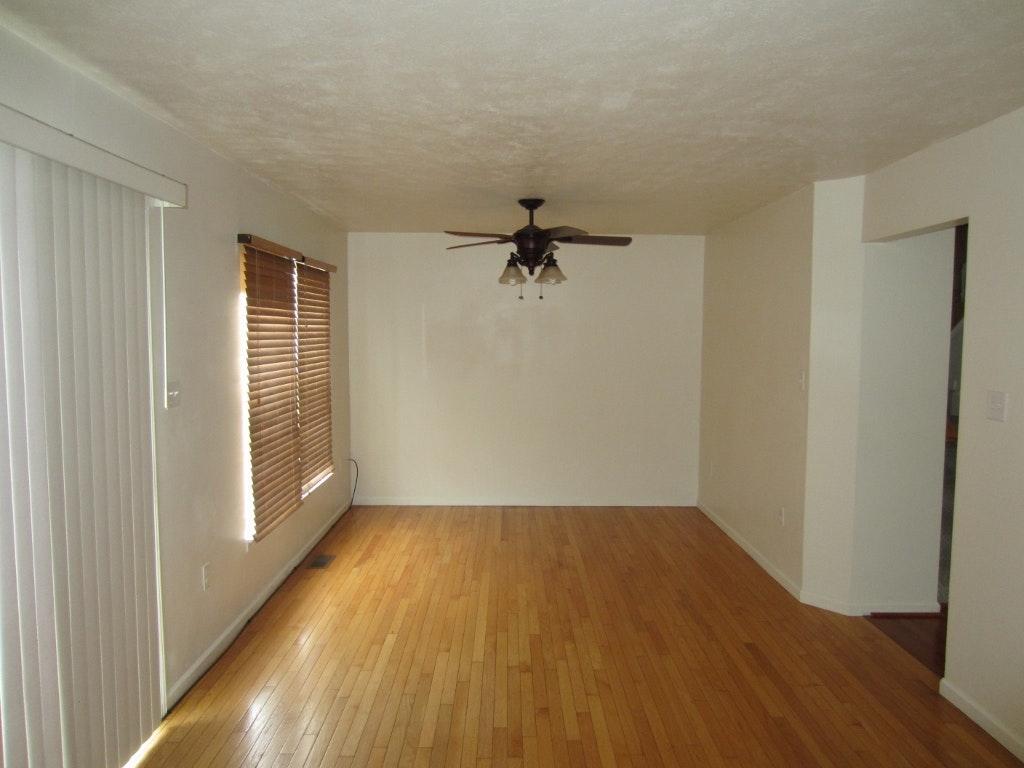 Building Photo - 188 Blue Grass Cir