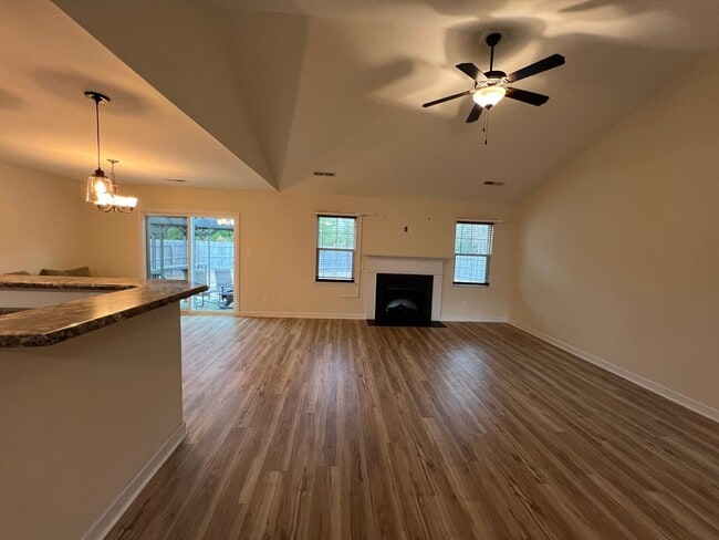Building Photo - 310 Landon Ln