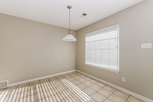 Building Photo - 6821 Kamali Ave