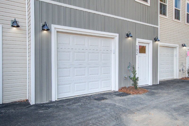 Building Photo - 2161 W Jimtown Dr