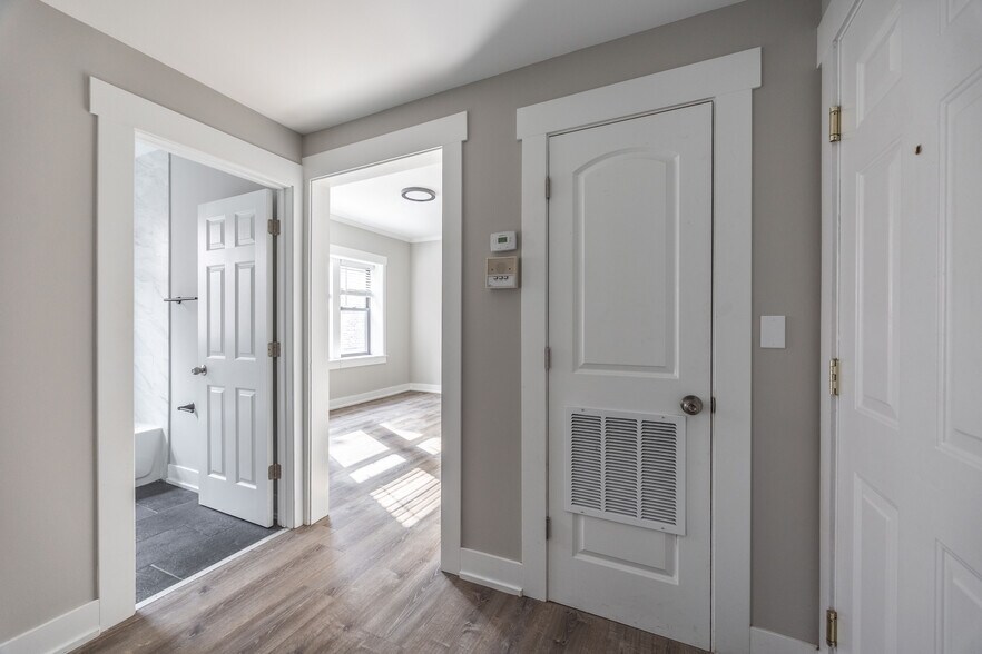 Building Photo - 6513 N Newgard Ave