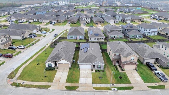 Building Photo - 2030 Domeniko Dr