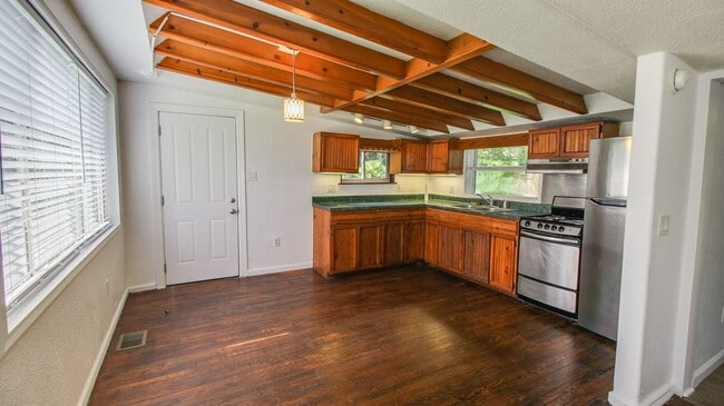 Building Photo - 1709 Cloverlawn Ave