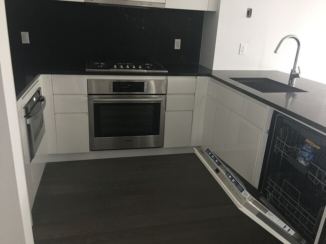 Building Photo - 385 1st Ave