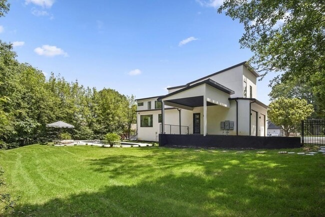 Building Photo - 1756 N Akin Dr NE