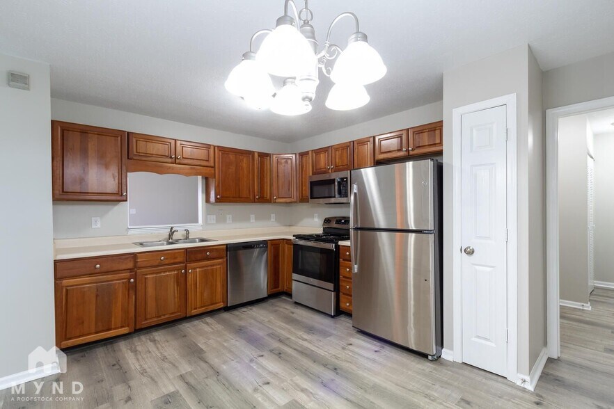 Building Photo - 2205 Autumn Creek Dr