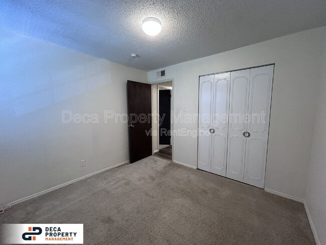 Building Photo - 10048 Squire Meadows Dr