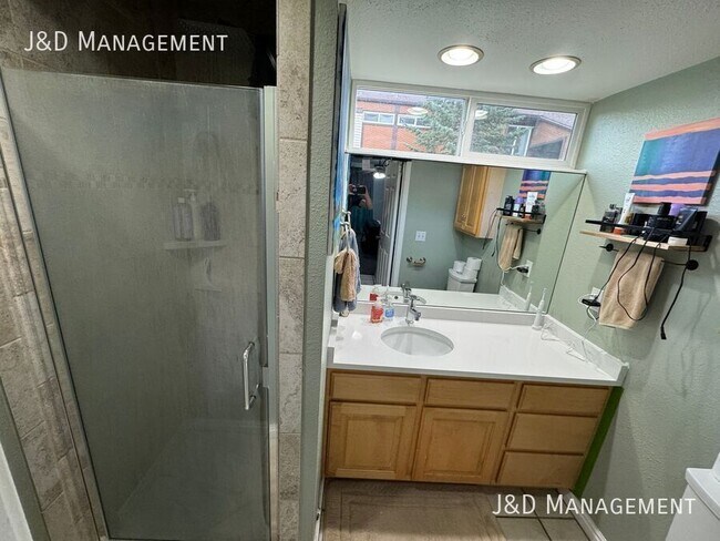 Building Photo - 2416 S Elizabeth St