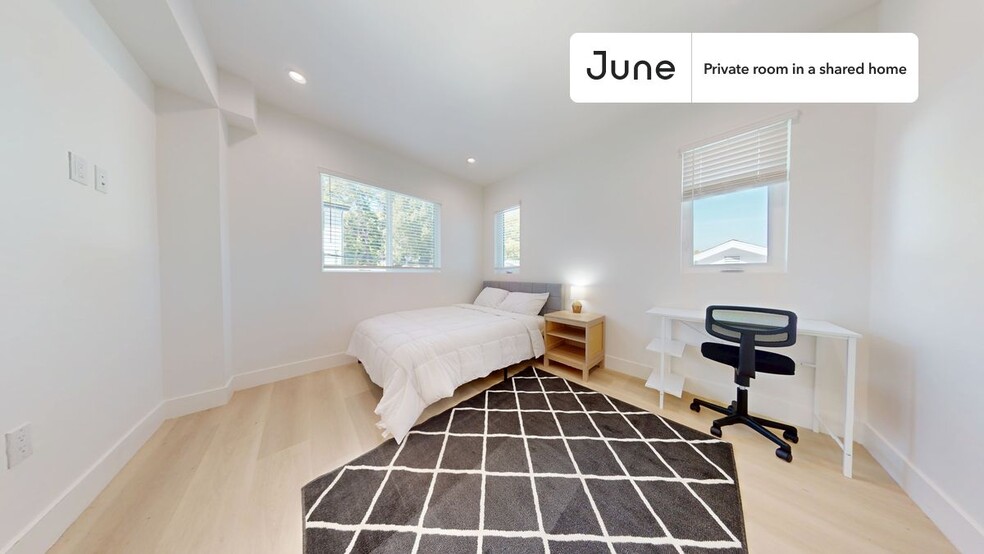Primary Photo - Private bedroom in 4 bed/3 bath Home