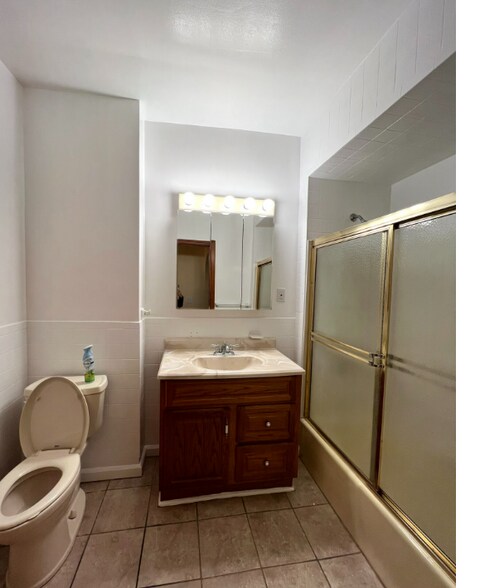 Building Photo - 225 Holland St