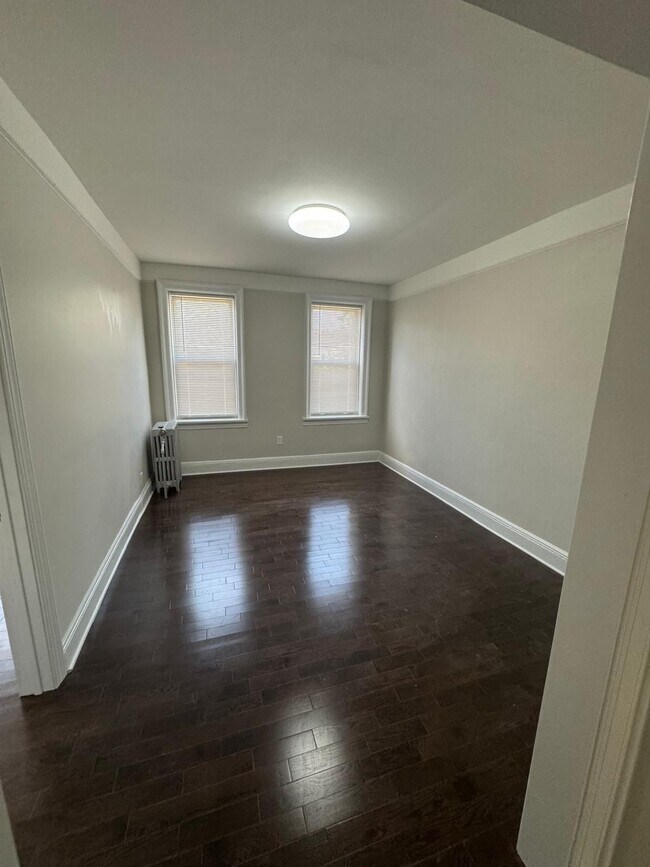 Building Photo - 53 Terhune Ave