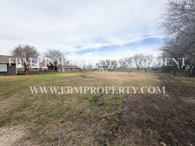 Building Photo - 107 Berrys Chapel Rd