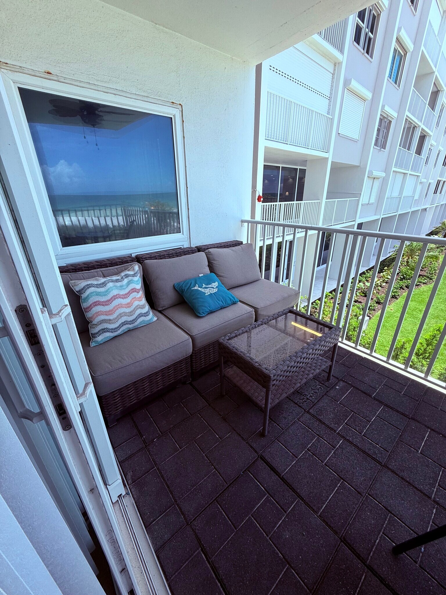 Building Photo - 3443 Gulf Shore Blvd N