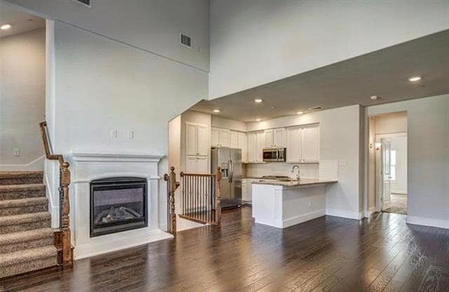 Building Photo - 2406 Magalia Ln