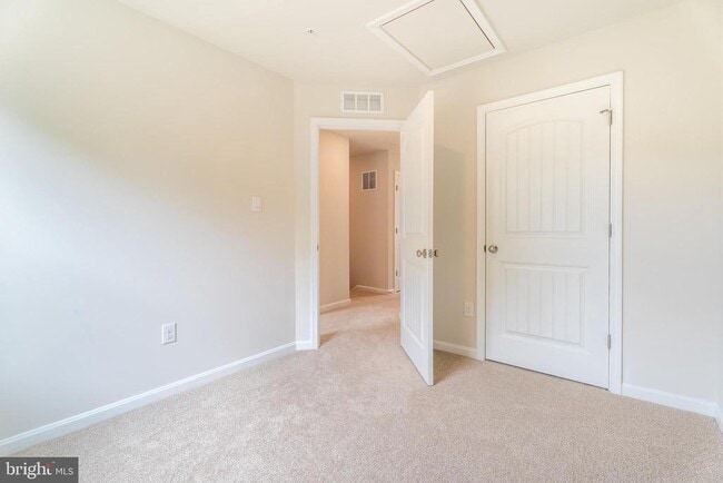 Building Photo - 846 Derwent Ln