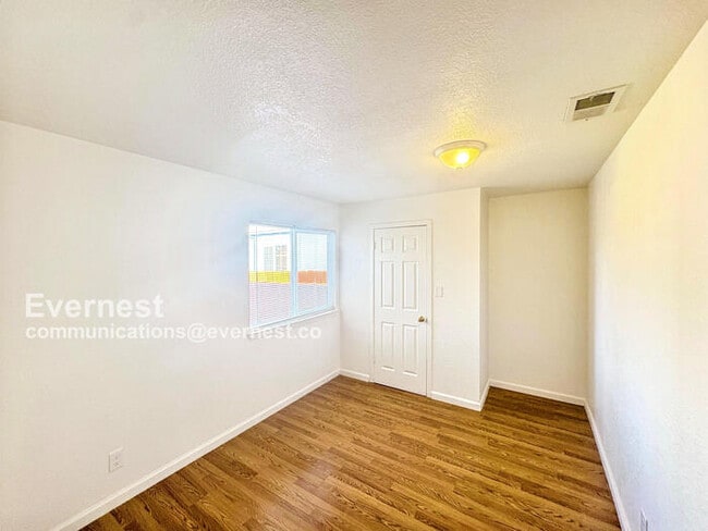 Building Photo - 1337 California Ave