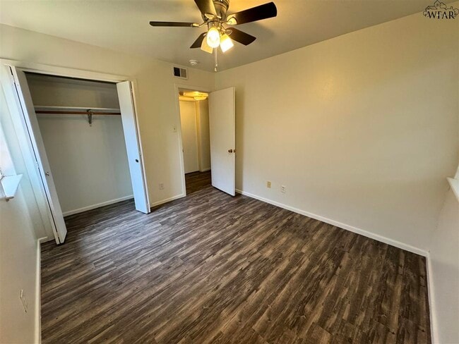 Building Photo - 109 Wood Cir
