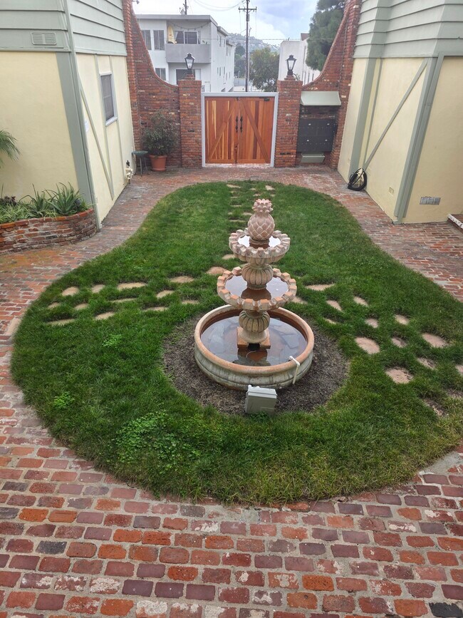 Building Photo - 427 Avenue G Ave