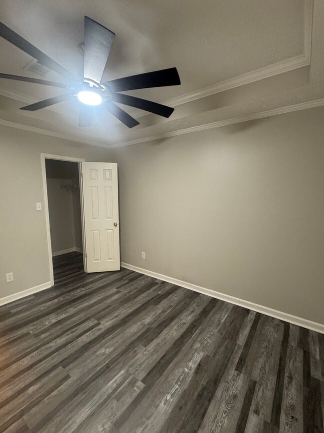 Building Photo - Arrowhead One Level