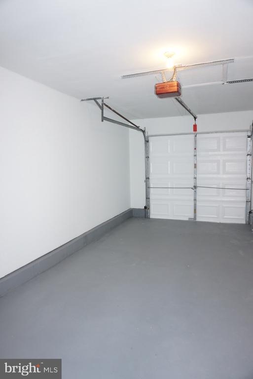 Building Photo - 9003 Fox Lair Dr
