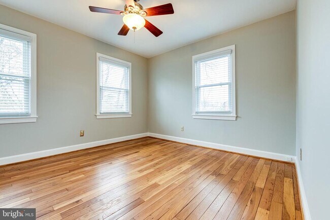 Building Photo - 5809 Mt Vernon Dr