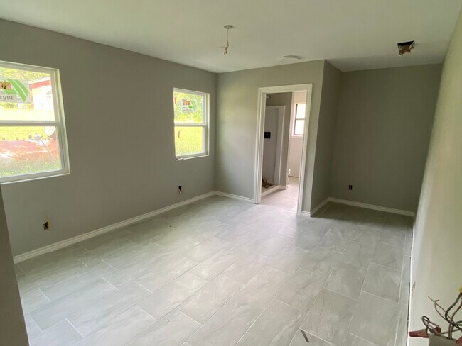 Building Photo - 7403 Pleasant Rdg Rd