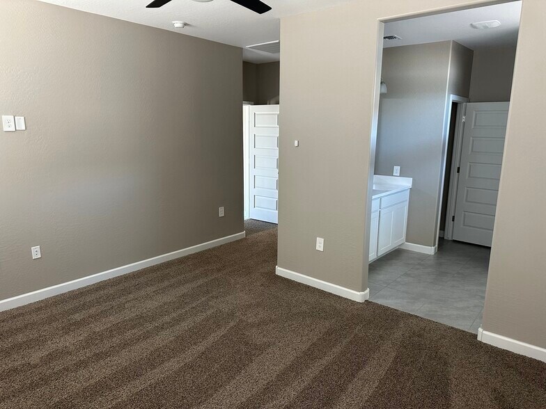 Master Bedroom Exit - 37036 N Hinterwald Way