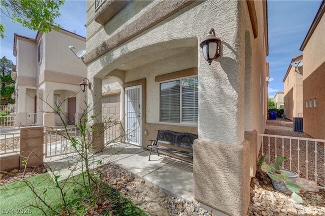 Building Photo - 9934 Star Lake Ave