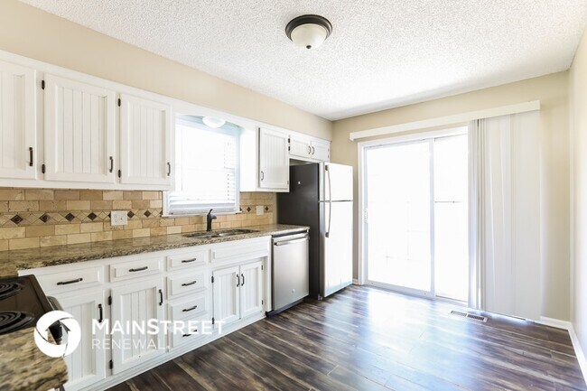 Building Photo - 2405 Bridger Dr