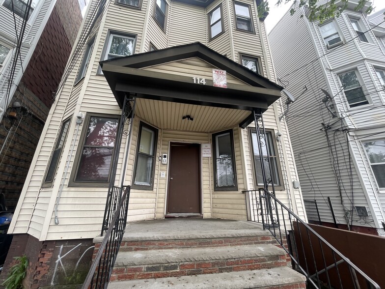 114 Neptune Ave 1R - 115 Neptune Ave
