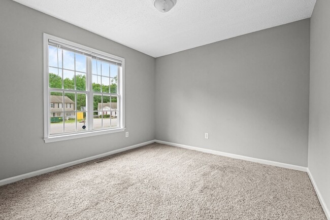 Building Photo - 220 Wood Green Dr