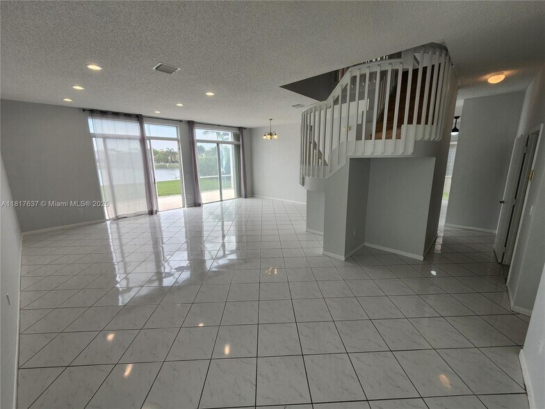 Building Photo - 15840 NW 16th Ct