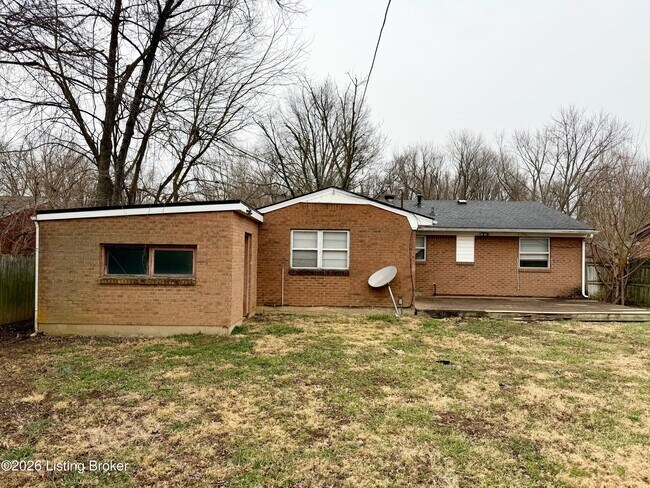 Building Photo - 313 Hawthorne Dr