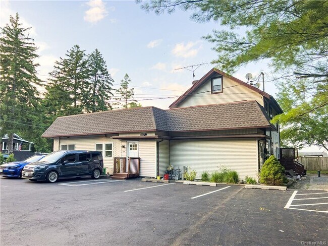 Building Photo - 456 N Liberty Dr