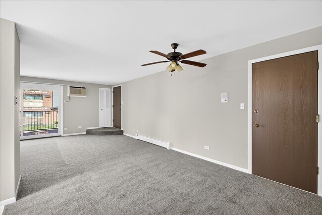 Building Photo - 604 W 65th St