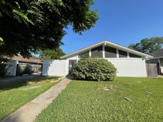 Building Photo - 10503 Cook Rd